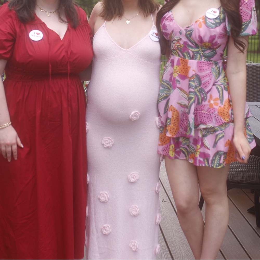 Suki Knit Maxi Dress With Flowers - Baby Pink
Size: M - Picture 5 of 5